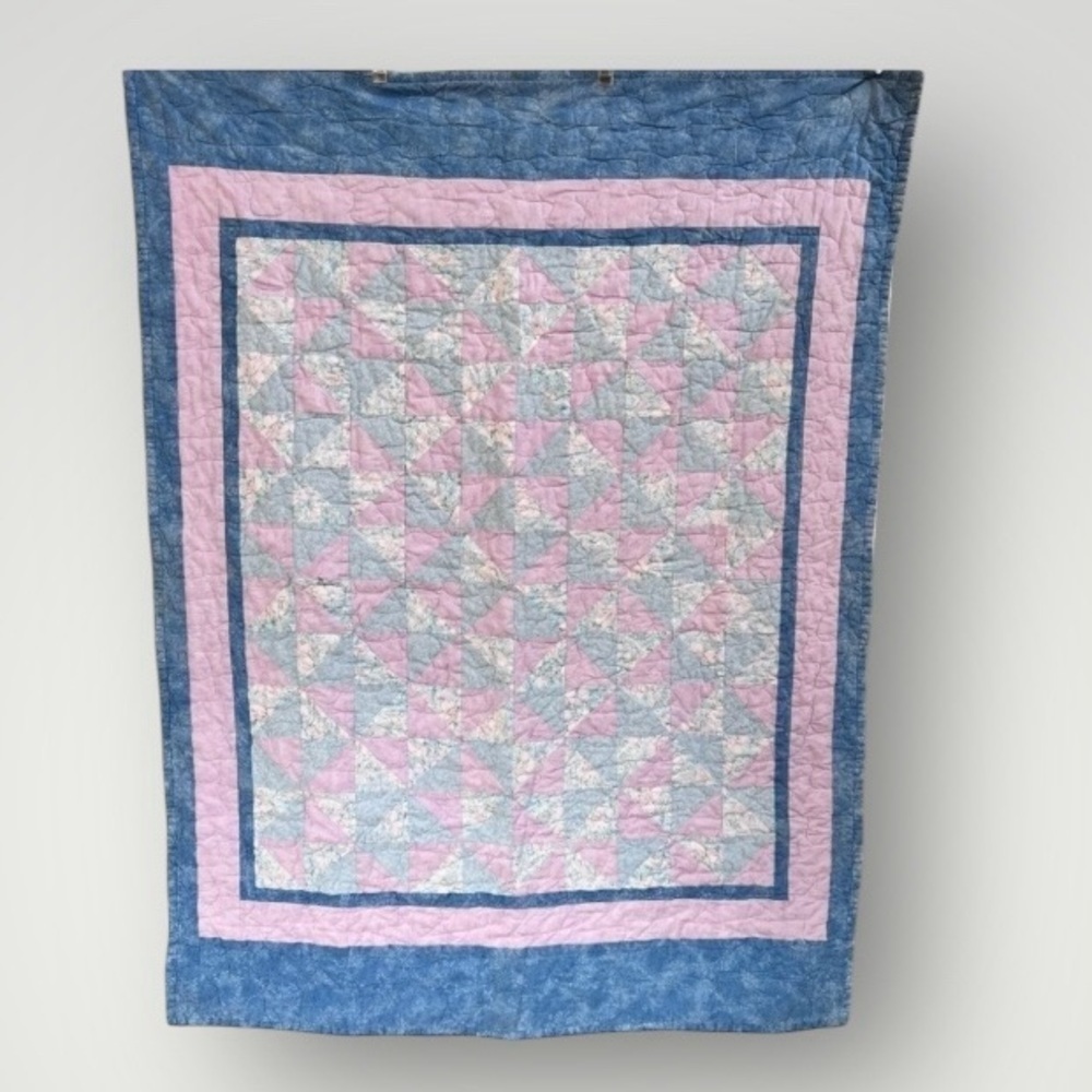 Pastel lilac/blue rectangular quilt